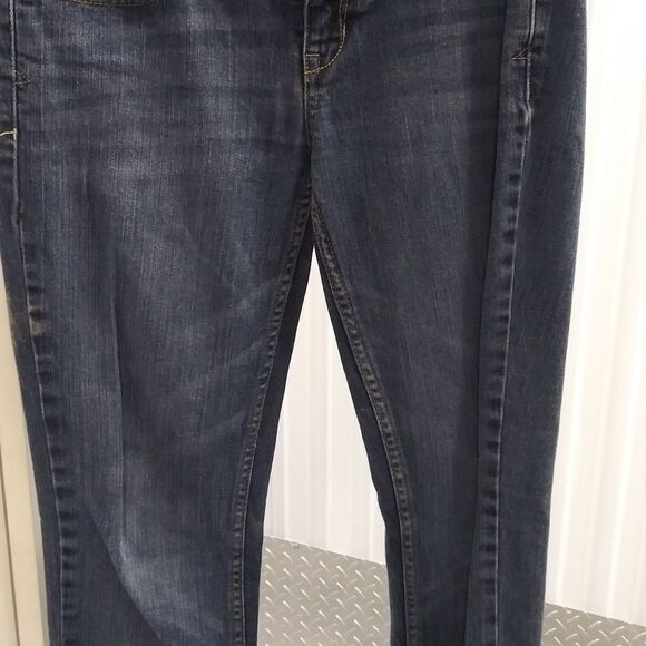 Aeropostale Bayla Skinny Tapered Leg Jeans 3/4 short - Picture 3 of 13